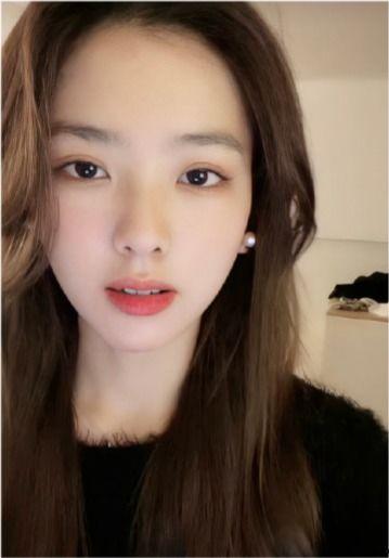 吃瓜新晋女网红在线观看,女网红直播吃瓜，人气飙升引关注