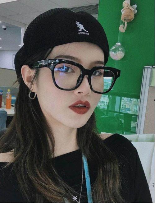 戴头套吃瓜的网红,网红新潮流