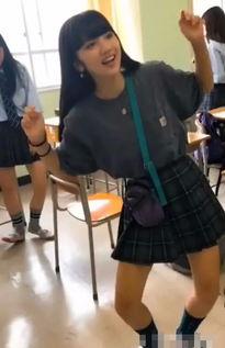 抖音腿纹身女网红吃瓜,揭秘网红圈背后的真相与争议”