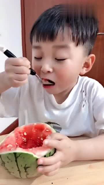 吃网红瓜心里难受