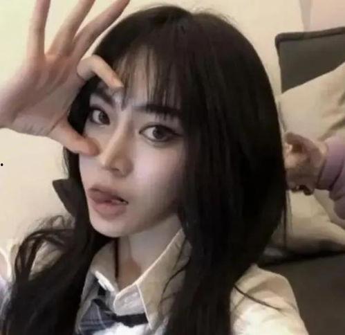 吃瓜图片网红头像女高级,揭秘网红头像背后的高级魅力